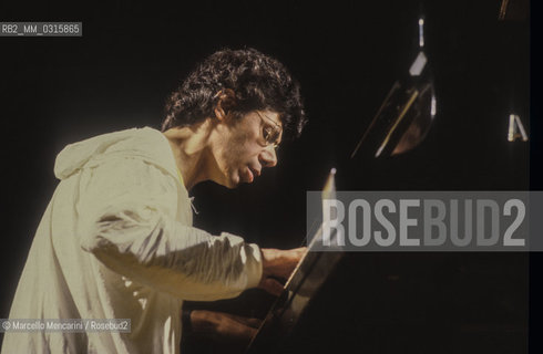 American jazz-fusion pianist, keyboardist, and composer Chick Corea performing (about 1985) /  Chick Corea, pianista e compositore jazz-fusion in concerto (1985 circa) - ©Marcello Mencarini/Rosebud2