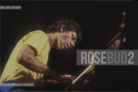 American jazz-fusion pianist, keyboardist, and composer Chick Corea performing (about 1985) /  Chick Corea, pianista e compositore jazz-fusion in concerto (1985 circa) - ©Marcello Mencarini/Rosebud2