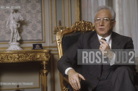 President of Italian Republic Francesco Cossiga in the Quirinale Palace, Rome 1985 / Il presidente della Repubblica Francesco Cossiga nel palazzo del Quirinale, Roma 1985 - ©Marcello Mencarini/Rosebud2