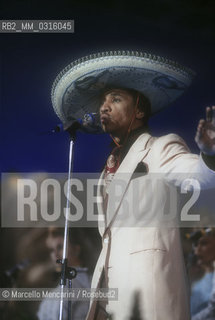 Sanremo Music Festival 1990. Kid Creole sings Nobody Does the Lambada Like My Mother and My Father, English version of the song Evviva Maria performed by Peppino di Capri / Festival di Sanremo 1990. Kid Creole canta Nobody Does the Lambada Like My Mother and My Father, versione inglese della canzone di Evviva Maria cantata da Peppino di Capri - ©Marcello Mencarini/Rosebud2