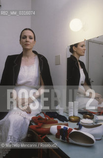 American soprano Lella Cuberli in her dressing room (about 1980) / Il soprano Lella Cuberli nel suo camerino (1980 circa) - ©Marcello Mencarini/Rosebud2