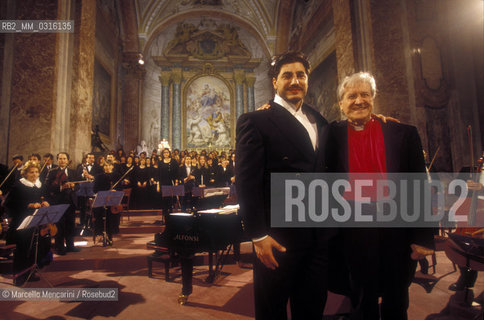 Rome, Basilica of Santa Maria degli Angeli (Saint Mary of the Angels), 1999. Argentinian tenor opera singer José Cura and choir master Paulo Colino / Il tenore José Cura e il maestro del coro Paulo Colino - ©Marcello Mencarini/Rosebud2