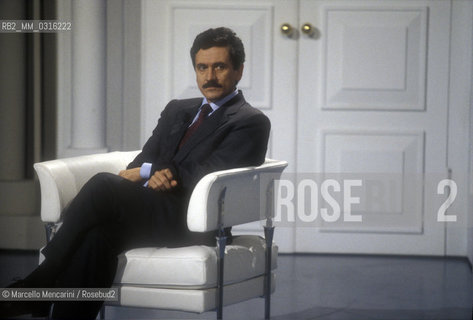 Rome, 1996. Italian politician Massimo DAlema, secretary of the Democratic Party of the Left (in Italian: Partito Democratico della Sinistra, PDS), participating in the TV show Porta a Porta / Roma, 1996. Il politico massimo DAlema, segretario del partito Democratico della Sinistra (PDS), alla trasmissione TV Porta a porta - ©Marcello Mencarini/Rosebud2