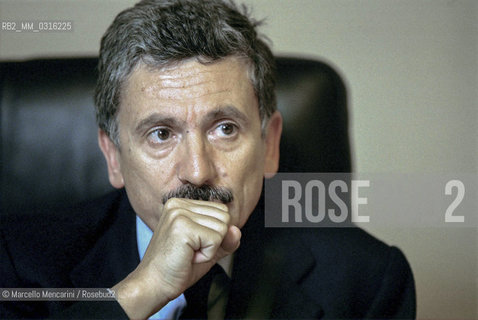 Rome, November 10, 1999. Italian Prime Minister Massimo Dalema in his office at Palazzo Chigi / Roma, 10 Novembre 1999. Il Presidente del Consiglio Massimo DAlema nel suo ufficio a Palazzo Chigi - ©Marcello Mencarini/Rosebud2