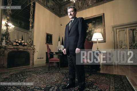 Rome, November 10, 1999. Italian Prime Minister Massimo Dalema in his office at Palazzo Chigi / Roma, 10 Novembre 1999. Il Presidente del Consiglio Massimo DAlema nel suo ufficio a Palazzo Chigi - ©Marcello Mencarini/Rosebud2