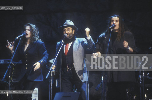 Rome, about 1990. Italian singer and songwriter Lucio Dalla performing  / Roma ,1990 circa. Il cantante Lucio Dalla in concerto - ©Marcello Mencarini/Rosebud2