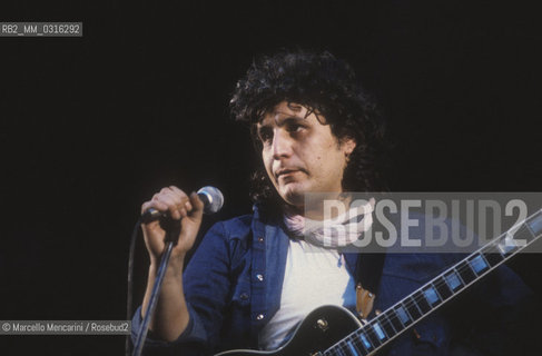 Rome, about 1980. Italian singer and songwriter Pino Daniele performing / Roma, 1980 circa. il cantautore Pino Daniele in concerto  - ©Marcello Mencarini/Rosebud2