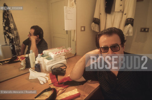 Italian operatic basso Enzo Dara in his dressing room, 1992/ Il basso-baritono Enzo Dara nel suo camerino, 1992 - ©Marcello Mencarini/Rosebud2
