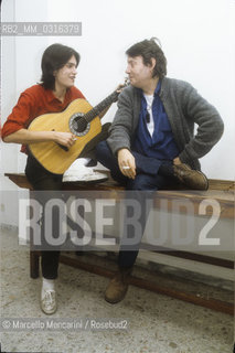 Rome, Palaeur, 1982. Italian singer-songwriter Fabrizio De Andrè and his son Cristiano / Roma, Palaeur, 1982. Il cantautore Fabrizio De Andrè con suo figlio Cristiano - ©Marcello Mencarini/Rosebud2