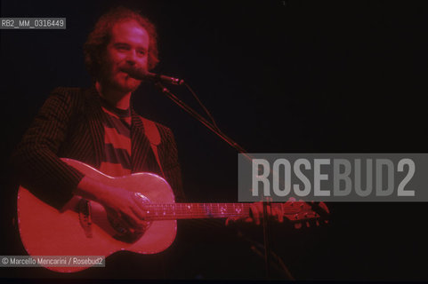 Rome, about 1985. Italian singer and songwriter Francesco De Gregori performing / Roma, 1985 circa. Il cantante Francesco De Gregori in concerto - ©Marcello Mencarini/Rosebud2