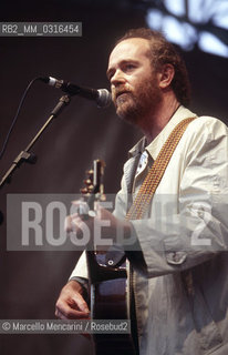 Rome, Piazza del Popolo, 1990. Italian singer and songwriter Francesco De Gregori performing / Roma, Piazza del Popolo, 1990. Il cantante Francesco De Gregori in concerto - ©Marcello Mencarini/Rosebud2