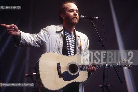 Rome, Piazza del Popolo, 1990. Italian singer and songwriter Francesco De Gregori performing / Roma, Piazza del Popolo, 1990. Il cantante Francesco De Gregori in concerto - ©Marcello Mencarini/Rosebud2