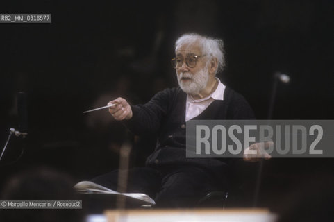 Turin, Teatro Regio, 1992. Russian conductor Vladimir Delman performing a rehearsal / Torino, Teatro Regio, 1992. Il direttore dorchestra Vladimir Delman dirige una prova - ©Marcello Mencarini/Rosebud2