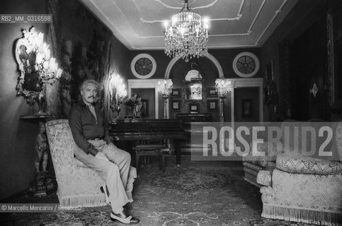 Lancenigo (Treviso),1979. Tenor Mario Del Monaco in his house / Lancenigo (Treviso). Il tenore Mario Del Monaco nella sua casa - ©Marcello Mencarini/Rosebud2