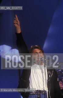 Sanremo Music Festival 1989. Italian perciussionist and singer Tullio De Piscopo, in competition with the song E allora e allora / Festival di Sanremo 1989. Il percussionista e cantante Tullio De Piscopo, in concorso con la canzone E allora e allora - ©Marcello Mencarini/Rosebud2