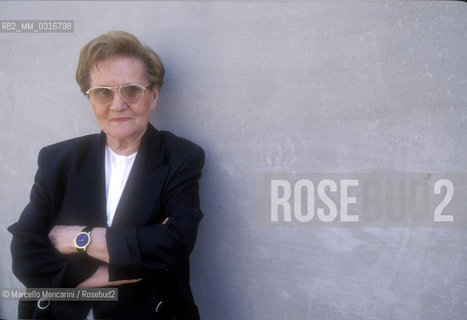 Turin, 1995. Italian writer Isa Desandré, former deported to Ravensbrück and Bergen-Belsen concentration camp / Torino, 1995. La scrittrice Isa Desandré, ex deportata nei campi di concentramento di Ravensbrück e Bergen-Belsen - ©Marcello Mencarini/Rosebud2
