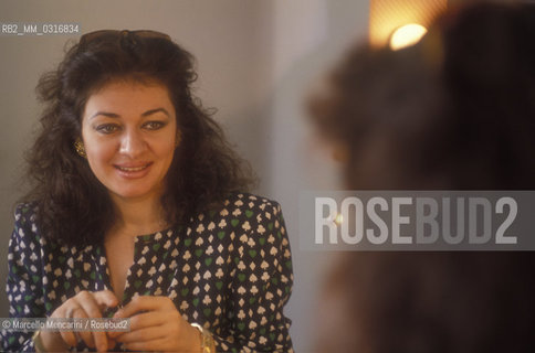Bologna, 1990. Italian soprano Daniela Dessì in her dressing room / Bologna, 1990. Il soprano Daniela Dessì nel suo camerino - ©Marcello Mencarini/Rosebud2