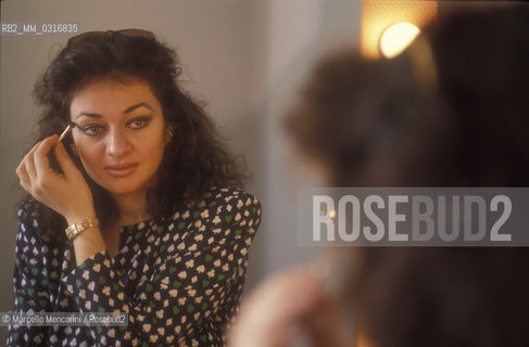 Bologna, 1990. Italian soprano Daniela Dessì in her dressing room / Bologna, 1990. Il soprano Daniela Dessì nel suo camerino - ©Marcello Mencarini/Rosebud2
