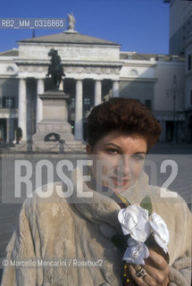 Genoa 1995. Italian soprano Mariella Devia in front of Carlo Felice Theater / Genova 1995. Il soprano Mariella Devia davanti al Teatro Carlo Felice - ©Marcello Mencarini/Rosebud2