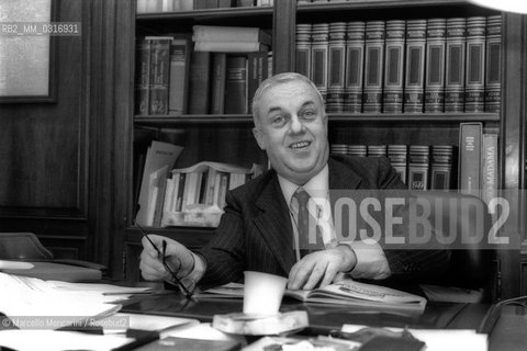 Milan, 1981. Italian journalist Franco Di Bella, editor of the newspaper Il Corriere della Sera, in his office / Milano, 1981. Il giornalista franco Di Bella, direttore del Corriere della sera, nel suo ufficio - ©Marcello Mencarini/Rosebud2