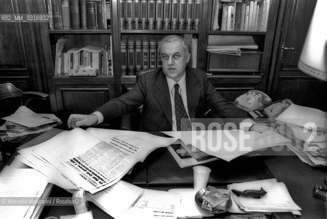 Milan, 1981. Italian journalist Franco Di Bella, editor of the newspaper Il Corriere della Sera, in his office / Milano, 1981. Il giornalista franco Di Bella, direttore del Corriere della sera, nel suo ufficio - ©Marcello Mencarini/Rosebud2
