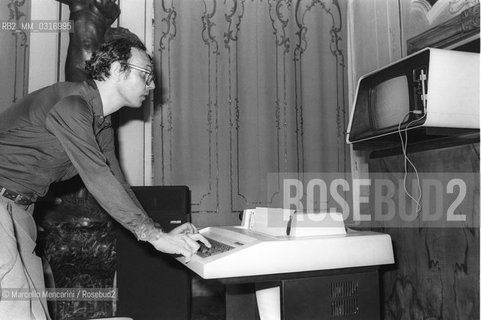 Italian phsicist Peppino Di Giugno, co-founder in 1975 (with Luciano Berio and Pierre Boulez) of Computer Music Department at IRCAM in Paris and inventor of the first music synthesizers (about 1980) / Il fisico Peppino Di Giugno, cofondatore nel 1975 (con Luciano Berio e Pierre Boulez) del Dipartimento di musica elettronica presso lIRCAM di Parigi e inventore dei primi sintetizzatori musicali - ©Marcello Mencarini/Rosebud2