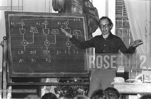 Italian phsicist Peppino Di Giugno, co-founder in 1975 (with Luciano Berio and Pierre Boulez) of Computer Music Department at IRCAM in Paris and inventor of the first music synthesizers (about 1980) / Il fisico Peppino Di Giugno, cofondatore nel 1975 (con Luciano Berio e Pierre Boulez) del Dipartimento di musica elettronica presso lIRCAM di Parigi e inventore dei primi sintetizzatori musicali - ©Marcello Mencarini/Rosebud2
