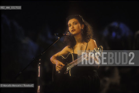 Italian pop singer Grazia Di Michele performing (1990) / La cantante Grazia Di Michele (1990) - ©Marcello Mencarini/Rosebud2