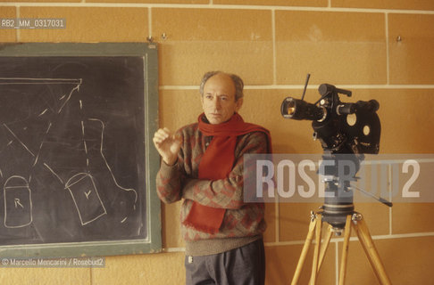 Rome, about 1985. Director of photography Carlo Di Palma teaching at Experimental Centre for Cinematography / Roma, 1985 circa. Il direttore della fotografia Carlo Di Palma mentre insegna al Centro Sperimentale di Cinematografia - ©Marcello Mencarini/Rosebud2