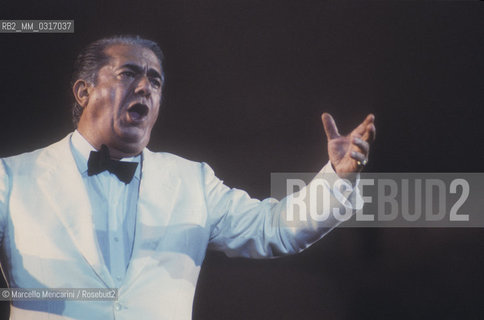 Italian tenor Giuseppe Di Stefano performing a recital (1985 circa) / Il tenore Giuseppe Di Stefano (1985 circa) durante un recital - ©Marcello Mencarini/Rosebud2