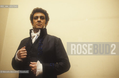 Milan, La Scala Theater, 1979. Spanish tenor Placido Domingo / Milano, Teatro alla Scala, 1979. Il tenore Placido Domingo - ©Marcello Mencarini/Rosebud2