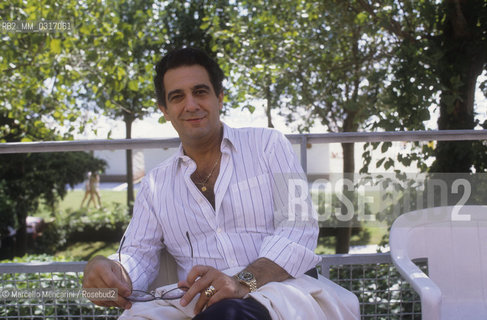Venice Lido, Venice Film Festival 1984. Spanish tenor Placido Domingo at the Festival to present the movie Carmen in which he is directed by Francesco Rosi / Lido di Venezia, Mostra del Cinema di Venezia 1984. Il tenore Placido Domingo al Lido per presentare il Film Carmen di cui è interprete, diretto da Francesco Rosi - ©Marcello Mencarini/Rosebud2