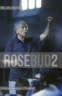 Bolzano, 1984. Born Hungarian naturalized American conductor Antal Dorati during a rehearsal / Bolzano, 1984. Il direttore dorchestra Antal Dorati durante una prova - ©Marcello Mencarini/Rosebud2