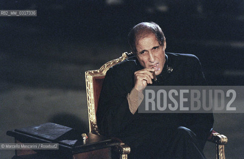 Milan, October 21, 1999. Italian pop singer Adriano Celentano on the set of his TV program Francamente me ne infischio / Milano, 21 ottobre 1999. Il cantante Adriano Celentano sul set del suo programma televisivo Francamente me ne infischio - ©Marcello Mencarini/Rosebud2