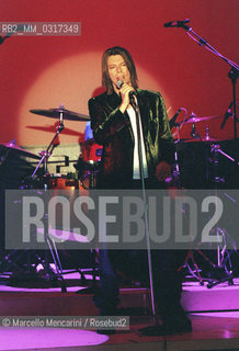 Milan, October 21, 1999. British pop-rock singer David Bowie performing at the  TV program Francamente me ne infischio / Milano, 21 ottobre 1999. Il cantante David Bowie durante il programma televisivo Francamente me ne infischio - ©Marcello Mencarini/Rosebud2