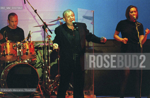 Milan, October 24, 1999. British rock and blues singer Joe Cocker performig at TV program Francamente me ne infischio / Milano, 24 ottobre 1999. Il cantante Joe Cocker durante il programma televisivo Francamente me ne infischio - ©Marcello Mencarini/Rosebud2