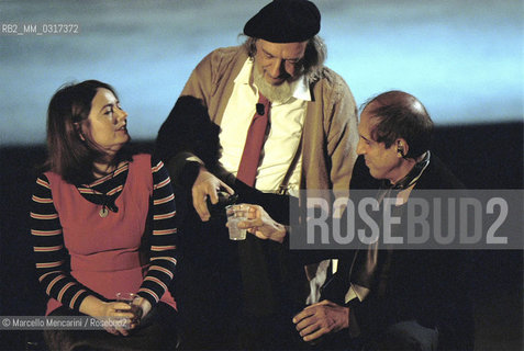 Milan, October 28, 1999. Italian pop singer Adriano Celentano on the set of his TV program Francamente me ne infischio performs with singer Nada Malanima / Milano, 28 ottobre 1999. Il cantante Adriano Celentano sul set del suo programma televisivo Francamente me ne infischio canta con Nada Malanima - ©Marcello Mencarini/Rosebud2