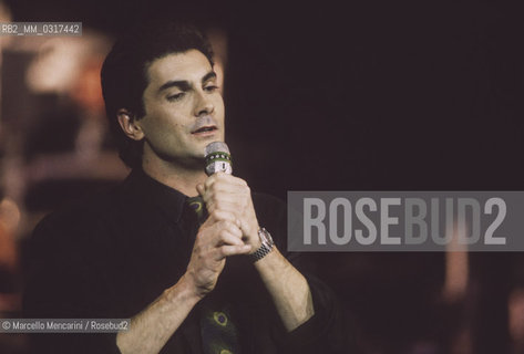 Sanremo Music Festival 1991. Tyrone Power jr., brother of Romina Power, performing Just Married, English version of Albano and Rominas song / Festival di Sanremo 1991. Tyrone Power jr.,fratello di Romina Power, canta Just Married, versione inglese della canzone di Albano e Romina  - ©Marcello Mencarini/Rosebud2
