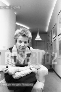 Milan, 1981. Italian journalist and writer Grazia Livi in her house. Milano, 1981. La scrittrice e giornalista Grazia Livi nella sua casa - ©Marcello Mencarini/Rosebud2