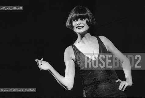Piccolo Teatro in Milan, 1979. Italian singer Milva performing Io, Bertolt Brecht n.3: Essere Amici al Mondo, directed by Giorgio Strehler / Piccolo Teatro di Milano, 1979. La cantante Milva in Io, Bertolt Brecht n.3: essere amici al mondo, con la regia di Giorgio Strehler - ©Marcello Mencarini/Rosebud2
