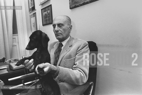 Italian journalist Indro Montanelli in his office (1980) / Il giornalista Indro Montanelli nel suo ufficio (1980) - ©Marcello Mencarini/Rosebud2