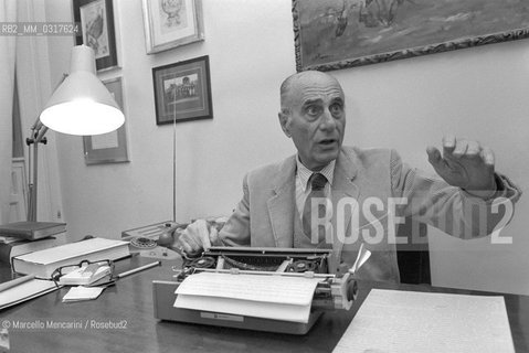 Italian journalist Indro Montanelli in his office (1980) / Il giornalista Indro Montanelli nel suo ufficio (1980) - ©Marcello Mencarini/Rosebud2