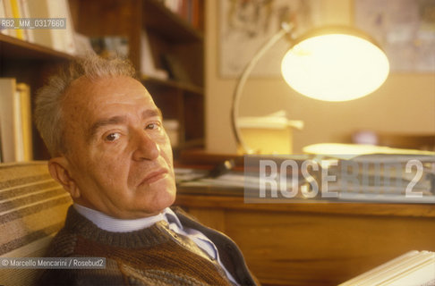 Rome, about 1990. Politician of Italian Communist Party Pietro Ingrao in his House / Roma, 1990 circa. Il politico del Partito Comunista Pietro Ingraonella sua casa - ©Marcello Mencarini/Rosebud2