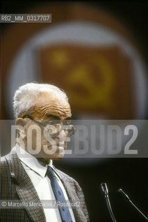 Member of Italian Communist Party Pietro Ingrao speaks at the XXth Rimini congress in February 1991, when the Italian Communist Party changed its name to the Democratic Party of the Left / Il politico membro del partito Pietro Ingrao parla al XX° Congresso del PCI-PDS che si tenne a Rimini nel 1991, quando il Partito Comunista Italiano divenne Partito Democratico della Sinistra (PDS) - ©Marcello Mencarini/Rosebud2