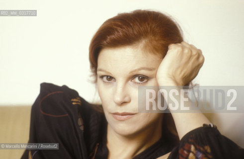 Italian singer-actress Milva on the set of movie Via degli specchi directed by Giovanna Gagliardo (1982) / La cantante-attrice Milva sul set del film Via degli specchi diretto da Giovanna Gagliardo (1982) - ©Marcello Mencarini/Rosebud2