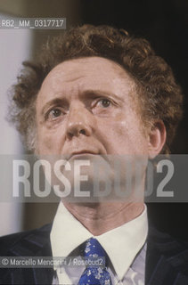 Italian physicist Tullio Regge during a lesson (1981) / Il fisico Tullio Regge durante una lezione (1981) - ©Marcello Mencarini/Rosebud2