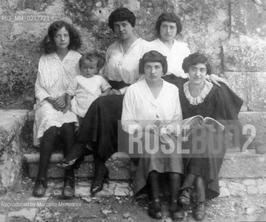 Italian politician Pietro Ingrao as a child with his aunts / Il politico Pietro Ingrao da bambino con le sue zie - Reproduced by Marcello Mencarini
/Rosebud2