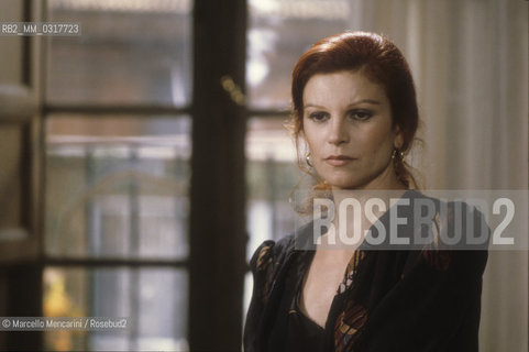 Italian singer-actress Milva on the set of movie Via degli specchi directed by Giovanna Gagliardo (1982) / La cantante-attrice Milva sul set del film Via degli specchi diretto da Giovanna Gagliardo (1982) - ©Marcello Mencarini/Rosebud2