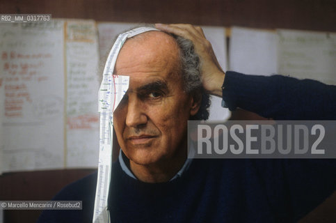 Venice, 1988. Italian composer Luigi Nono in his house / Venezia, 1988. Il compositore Luigi Nono nella sua casa - ©Marcello Mencarini/Rosebud2