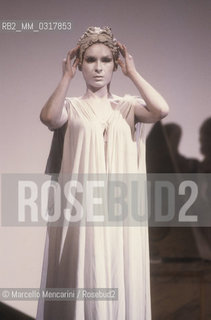Perugia 1987. Actress Marina Polla De Luca performing in Hommelette for Hamlet, a version of the Shakespeares Hamlet directed by Carmelo Bene and derived from a text by Jules Laforgue (1860-1887) / Perugia 1987. Lattrice Marina Polla De Luca in Hommelette for Hamlet, una versione dellAmleto di Shakespeare diretta da Carmelo Bene e tratta da un testo di Jules Laforgue (1860-1887) - ©Marcello Mencarini/Rosebud2